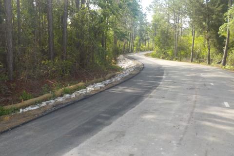 Bike and pedestrian path in Mississippi